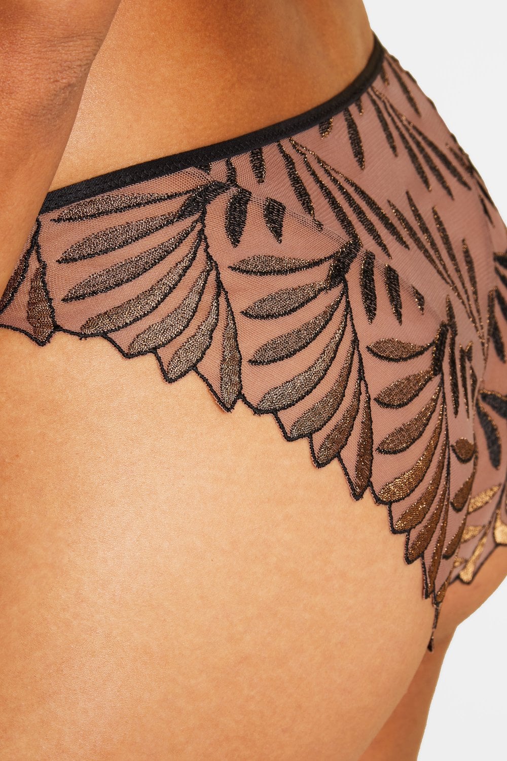 Sensory Illusion Golden Leaves Italian Brief
